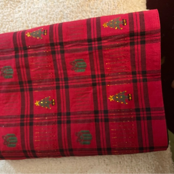 Christmas Table runner 🎄🎄. - Picture 1 of 5